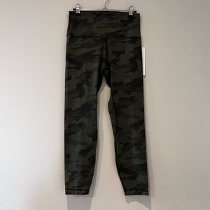 NWT Lululemon Align High Rise Leggings 25” Camo Size 8